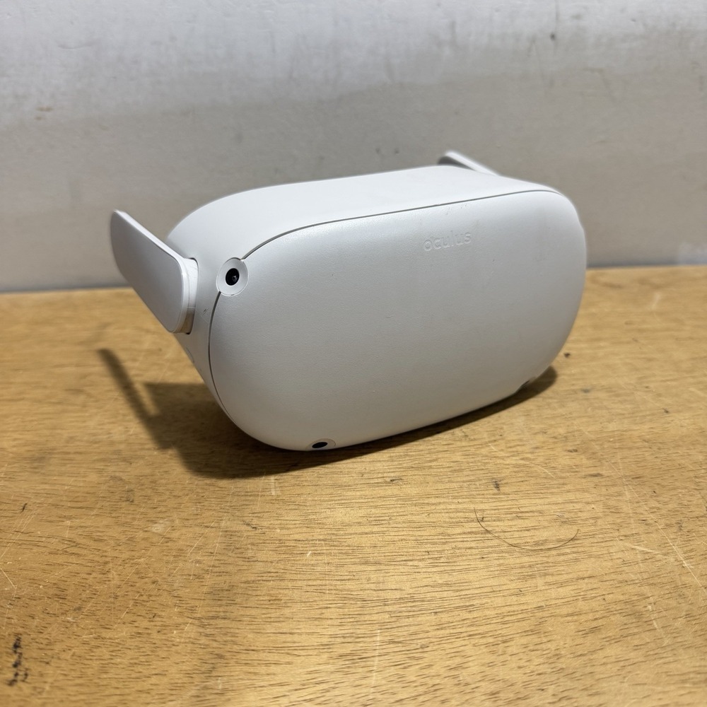 Meta Oculus Quest 2 KW49CM 128GB VR Headset Only No Pad White Tested